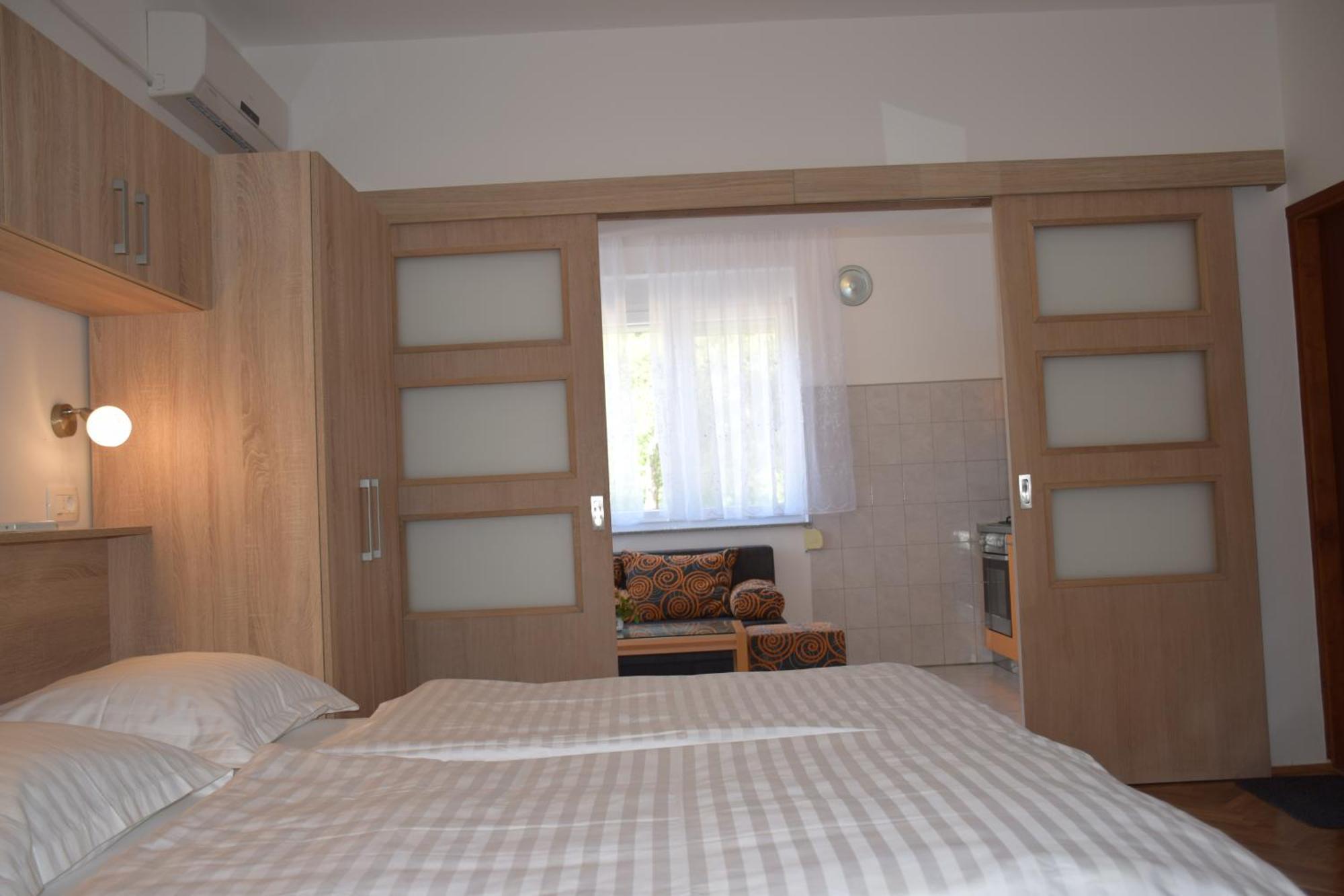 Apartments Popo Stari Grad Kültér fotó