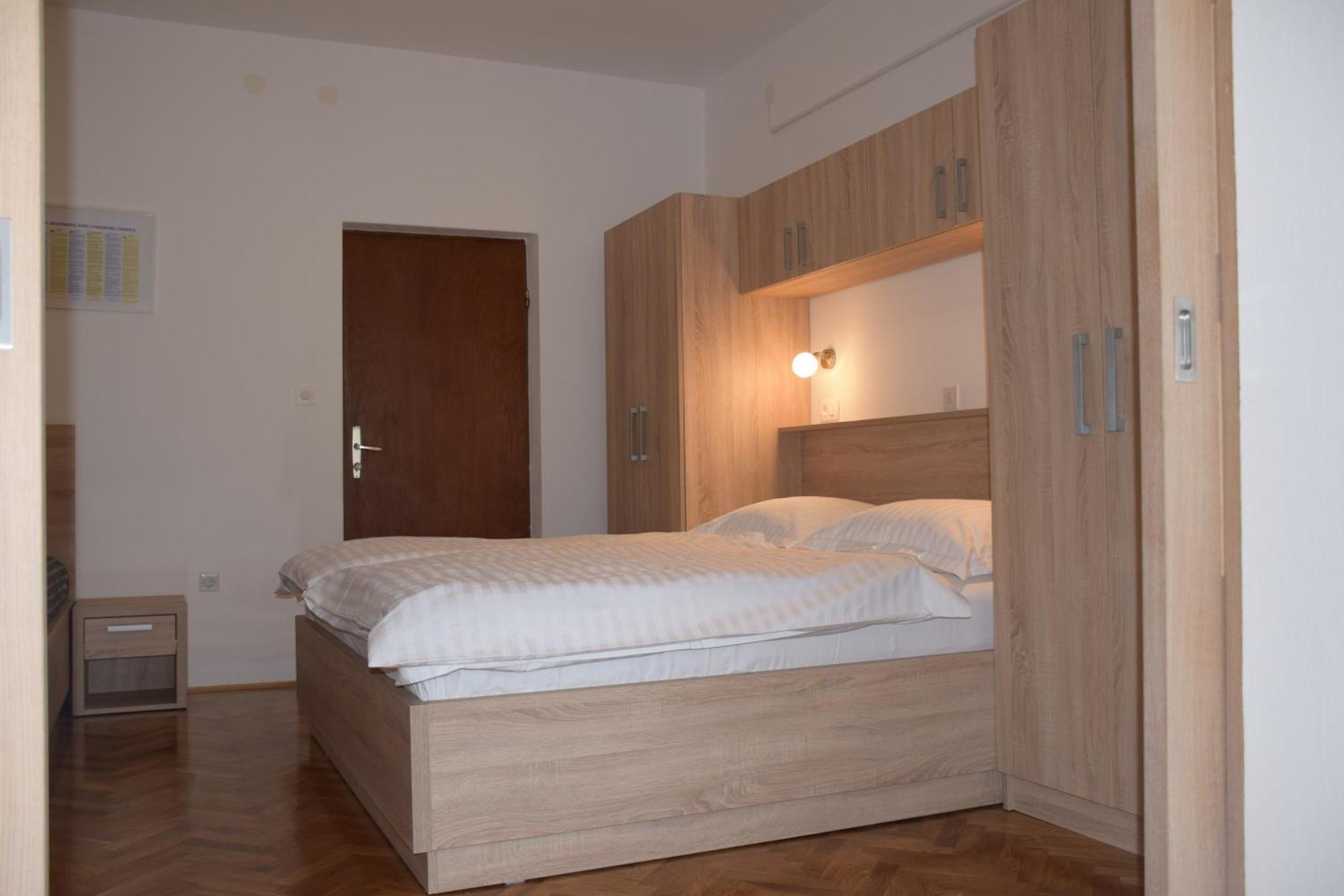 Apartments Popo Stari Grad Kültér fotó