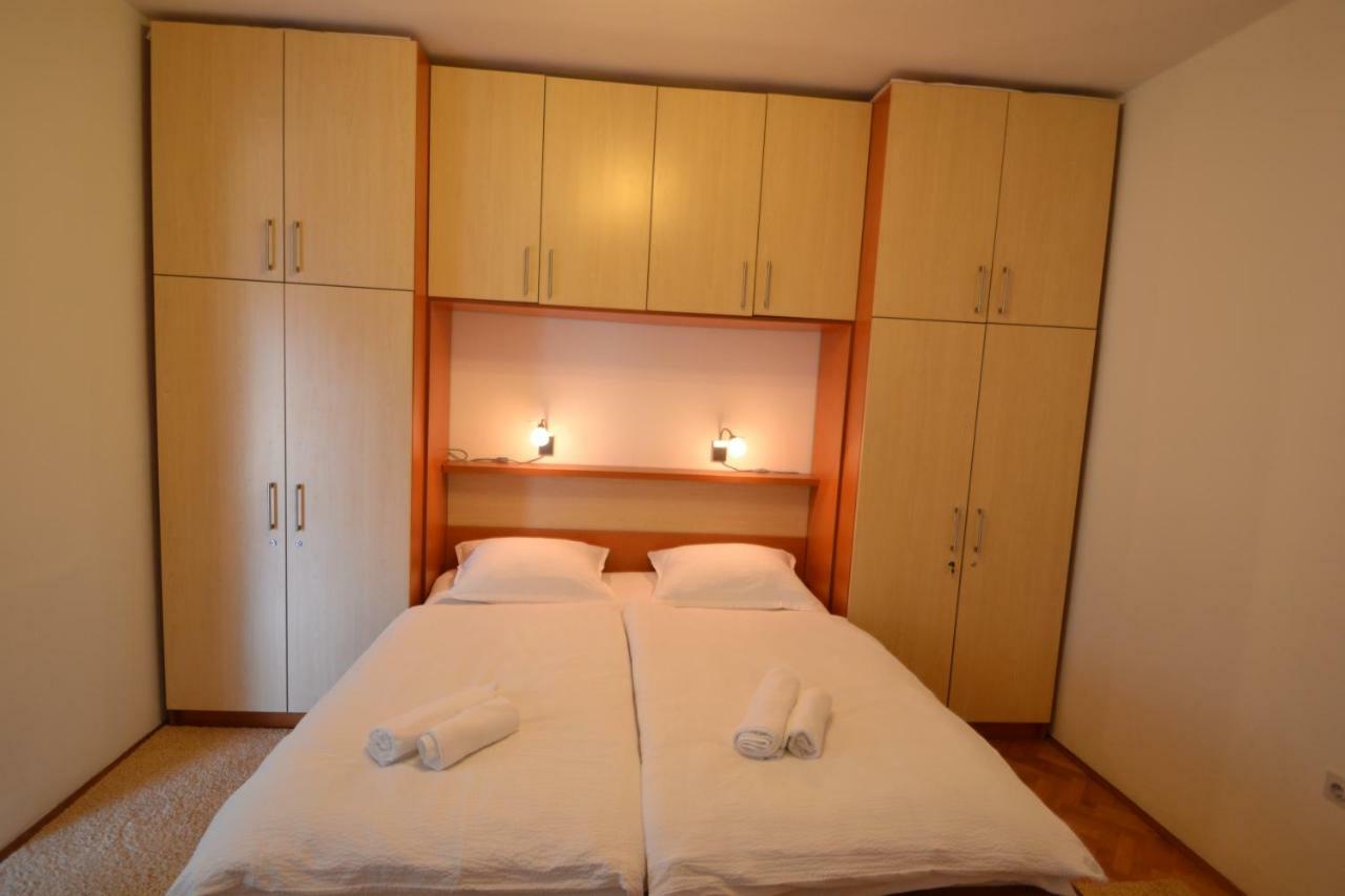 Apartments Popo Stari Grad Kültér fotó