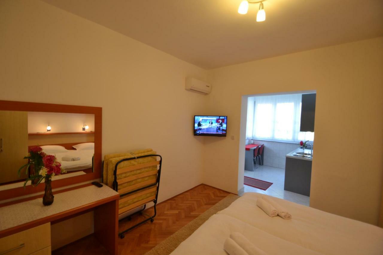Apartments Popo Stari Grad Kültér fotó